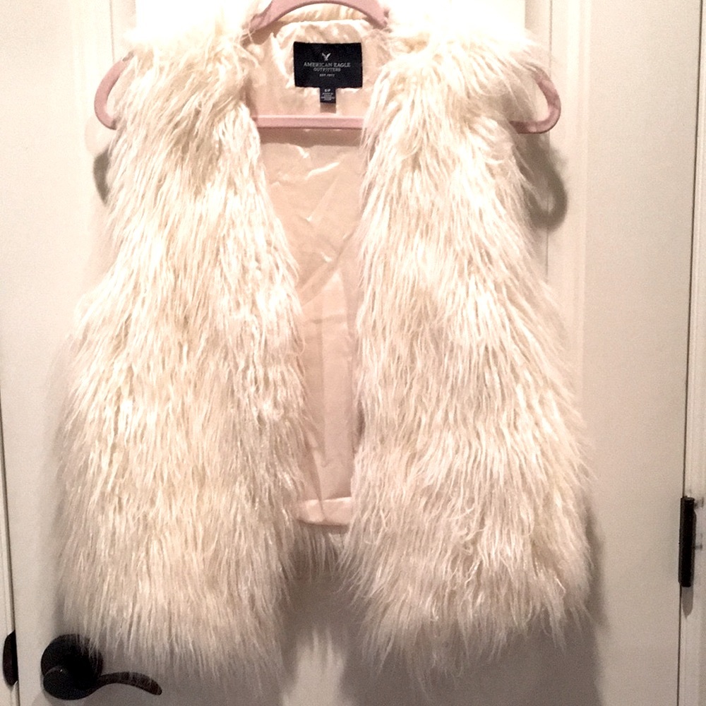 AERO S/P WHITE/IVORY FAUX FUR LONG-SHEARLING VEST. Finished Pink Lining